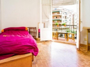 Habitación en Chaflán con Terraza Hacia la Ciudad